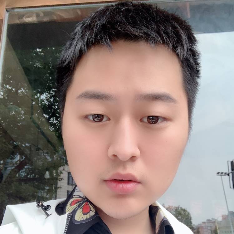 隆强强的照片