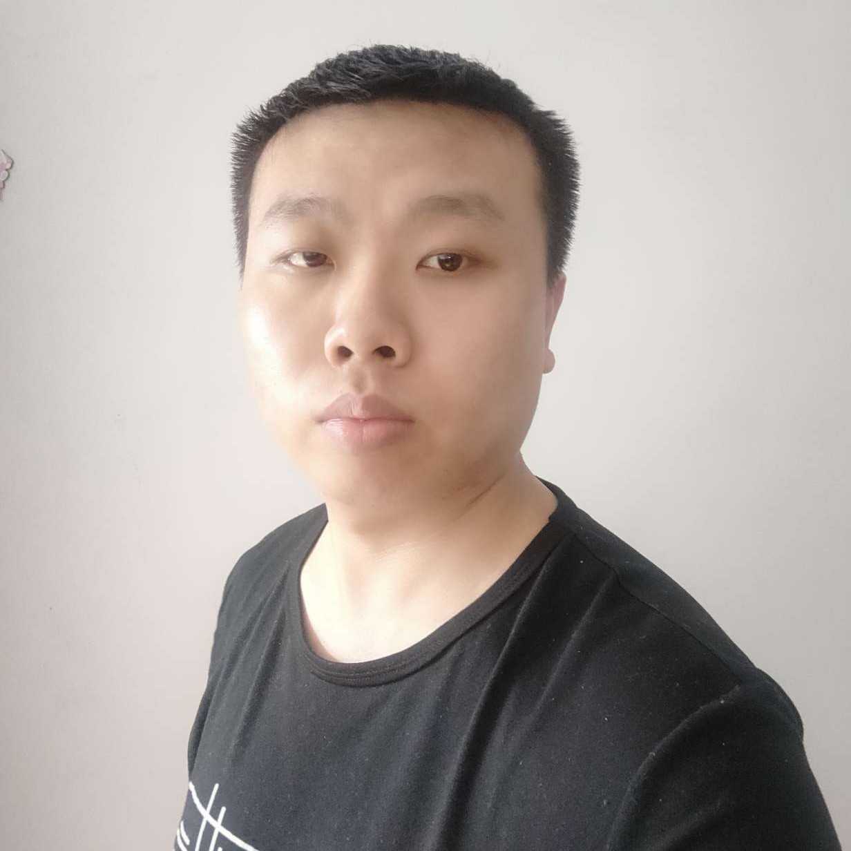 英俊等待思恋的照片
