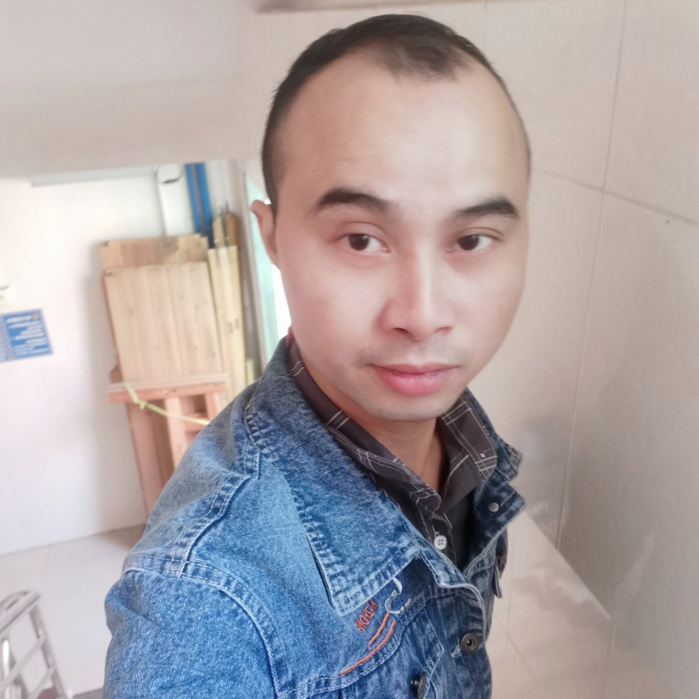 长颈鹿体贴的照片