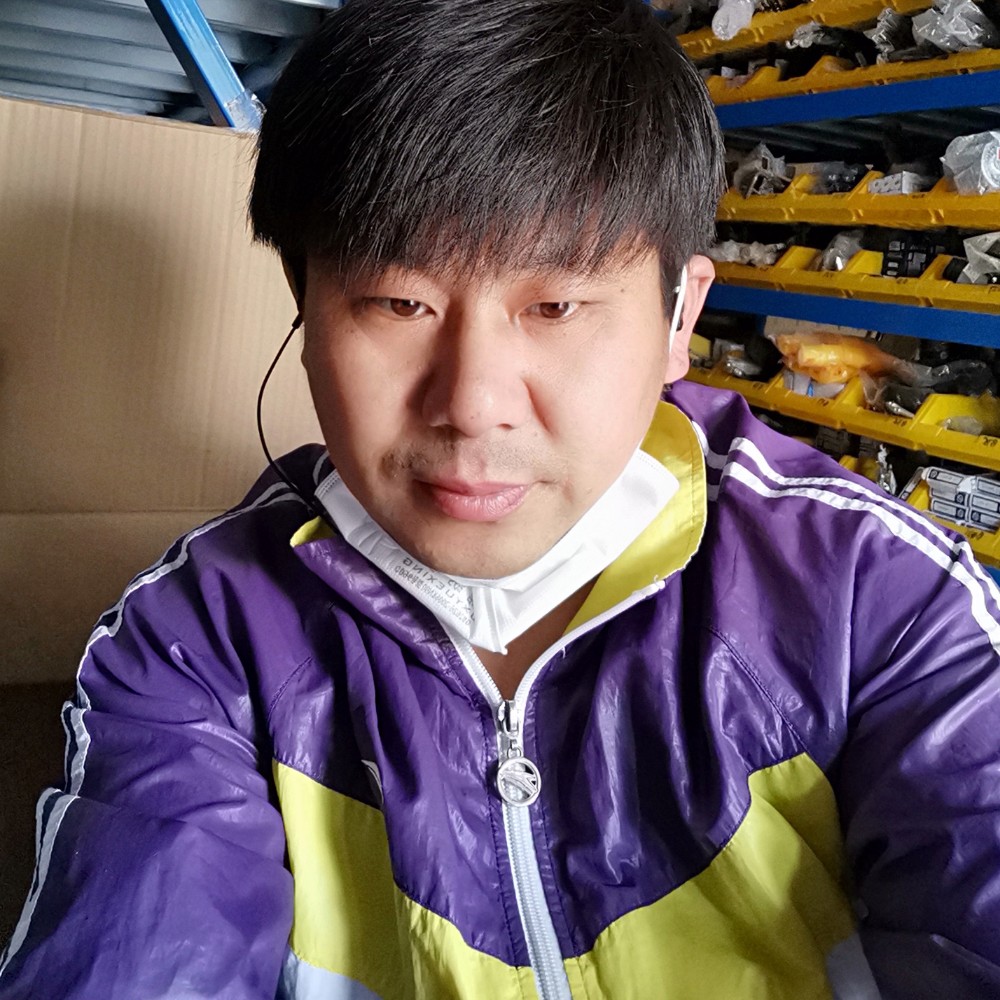 水杯有明媚的照片