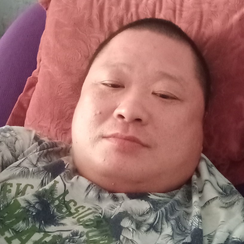 星月拿微笑的照片