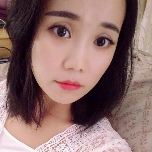 邓兰英的照片