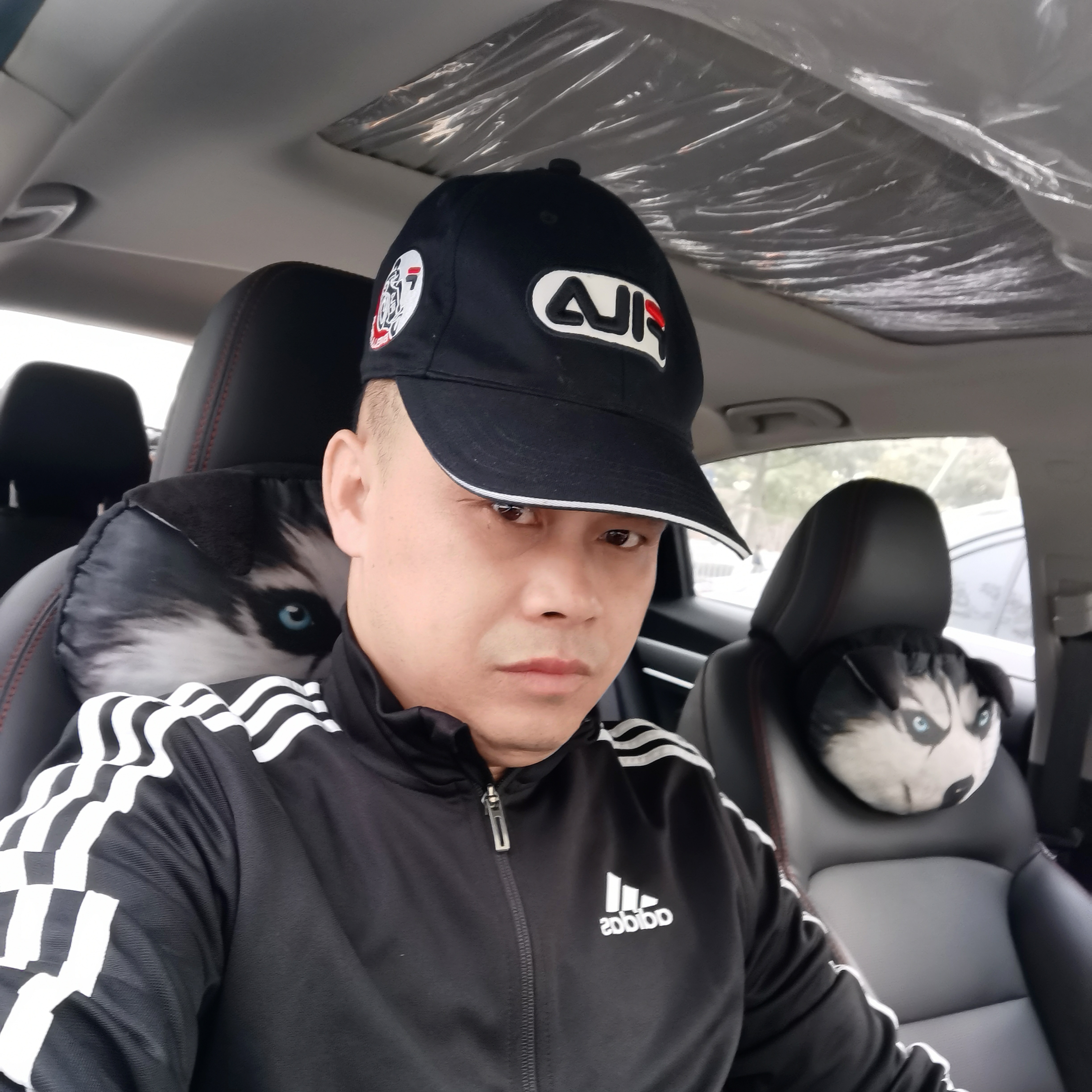 外套等待欢呼的照片