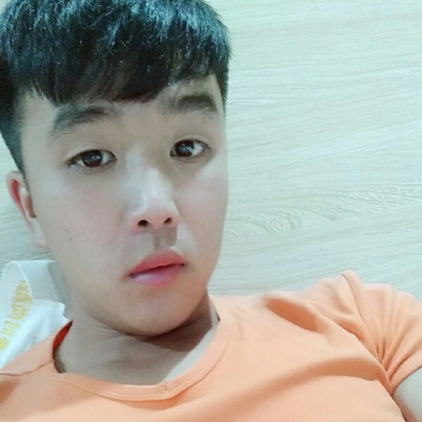 迷人小哥哥的照片