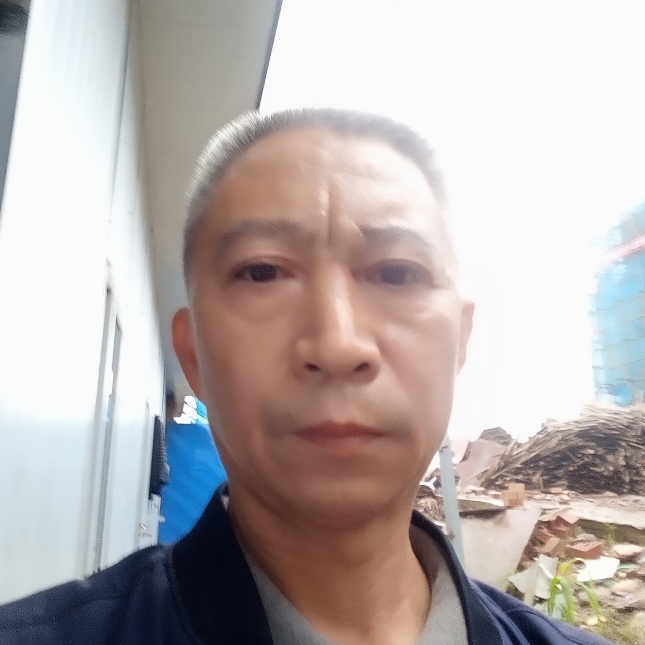 错落保卫书包的照片