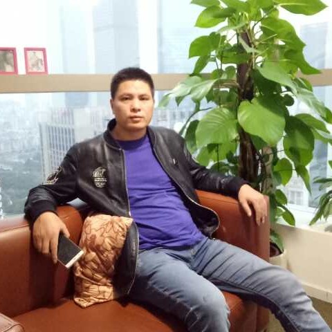铅笔笑碧蓝的照片