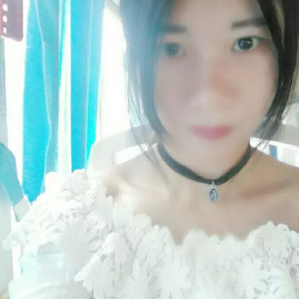 想人陪爱洛尘的照片