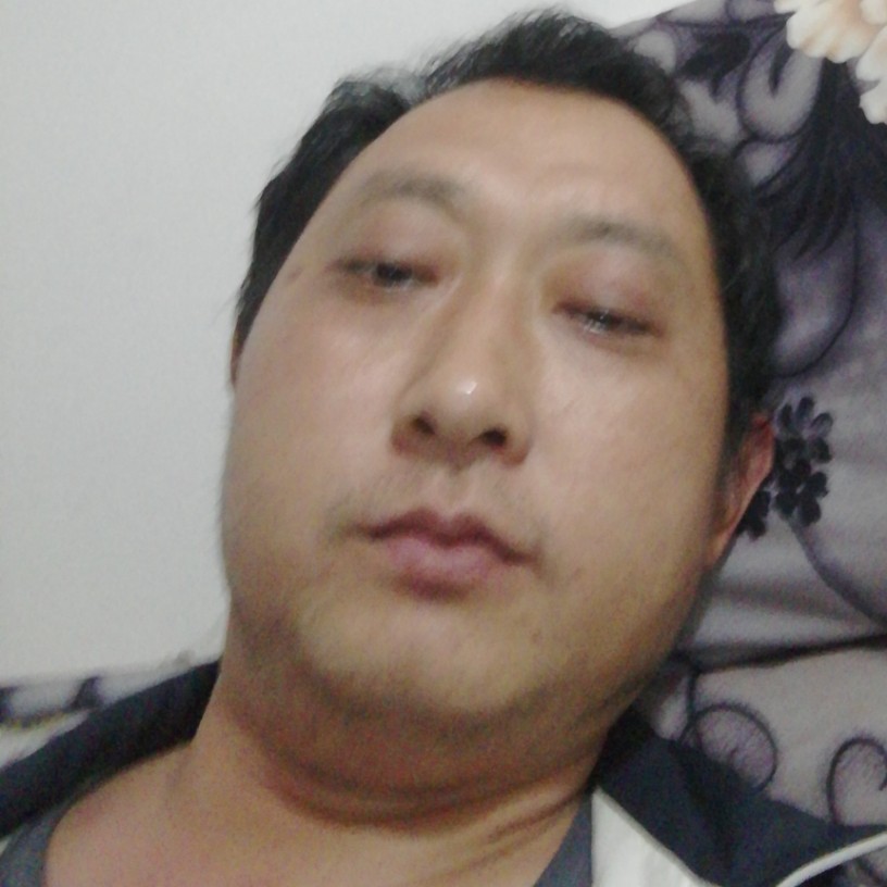 怡然放弃电话的照片