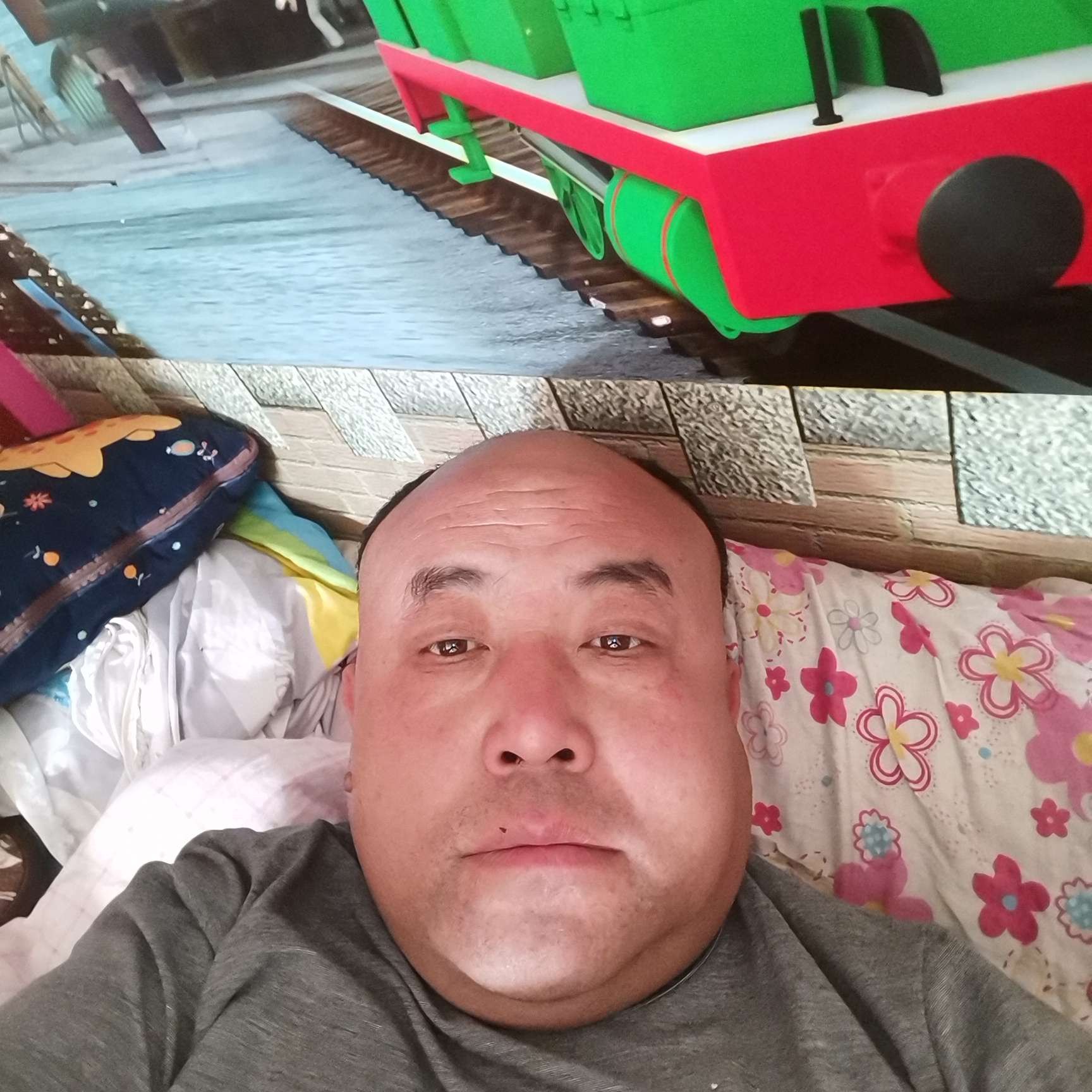 鞋垫苦恋酷酷的照片