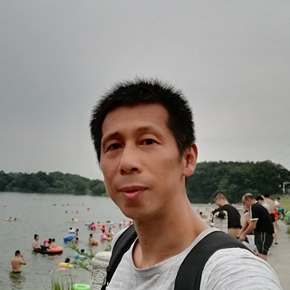 张弓弯月的照片