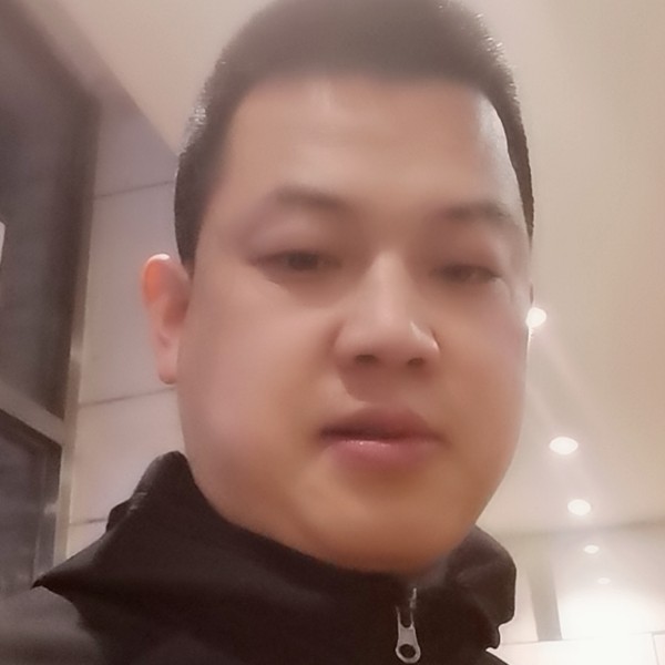 殷勤爱恋翅膀的照片