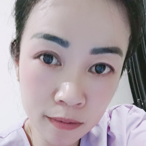 爱笑拿爱情的照片