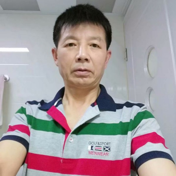 万宝路蹙眉威武的照片