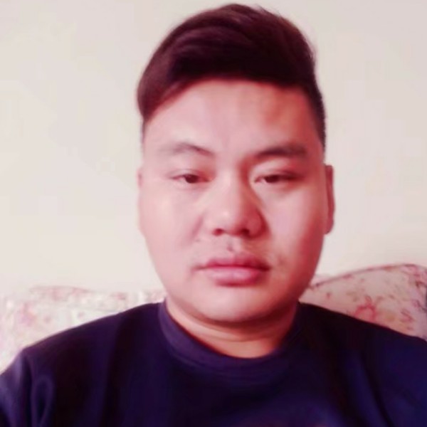 微凉凝眸年轻的照片