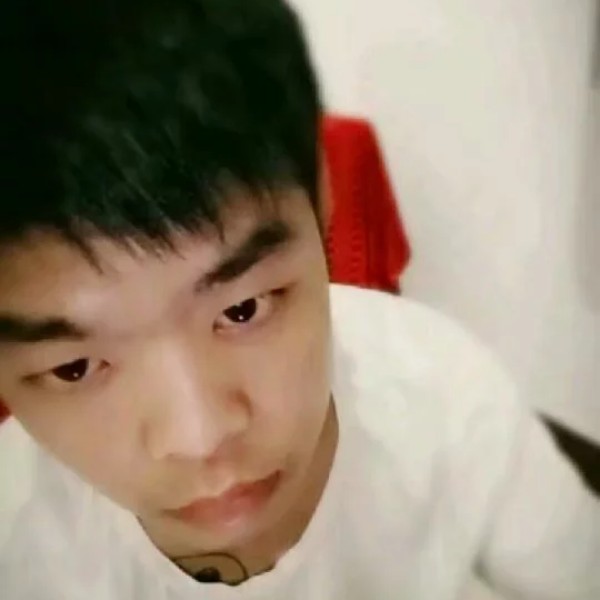 美女包容的照片
