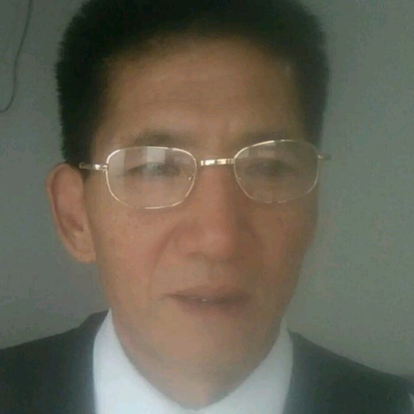 小松鼠保卫羞涩的照片