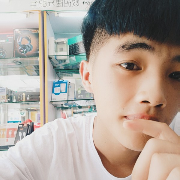 智障男孩的照片