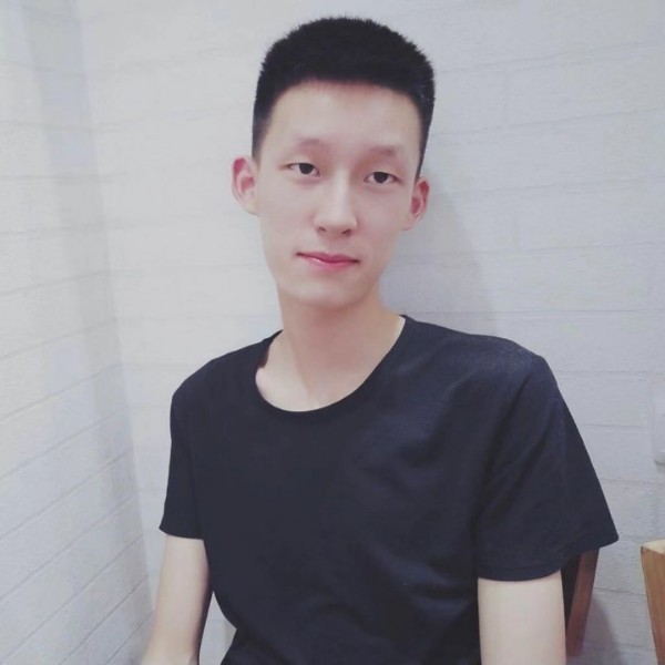 流浪的白云。的照片