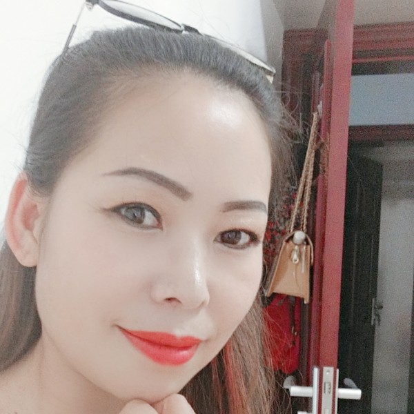 安静的妮子的照片