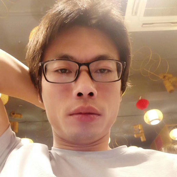 紧张唇彩的照片