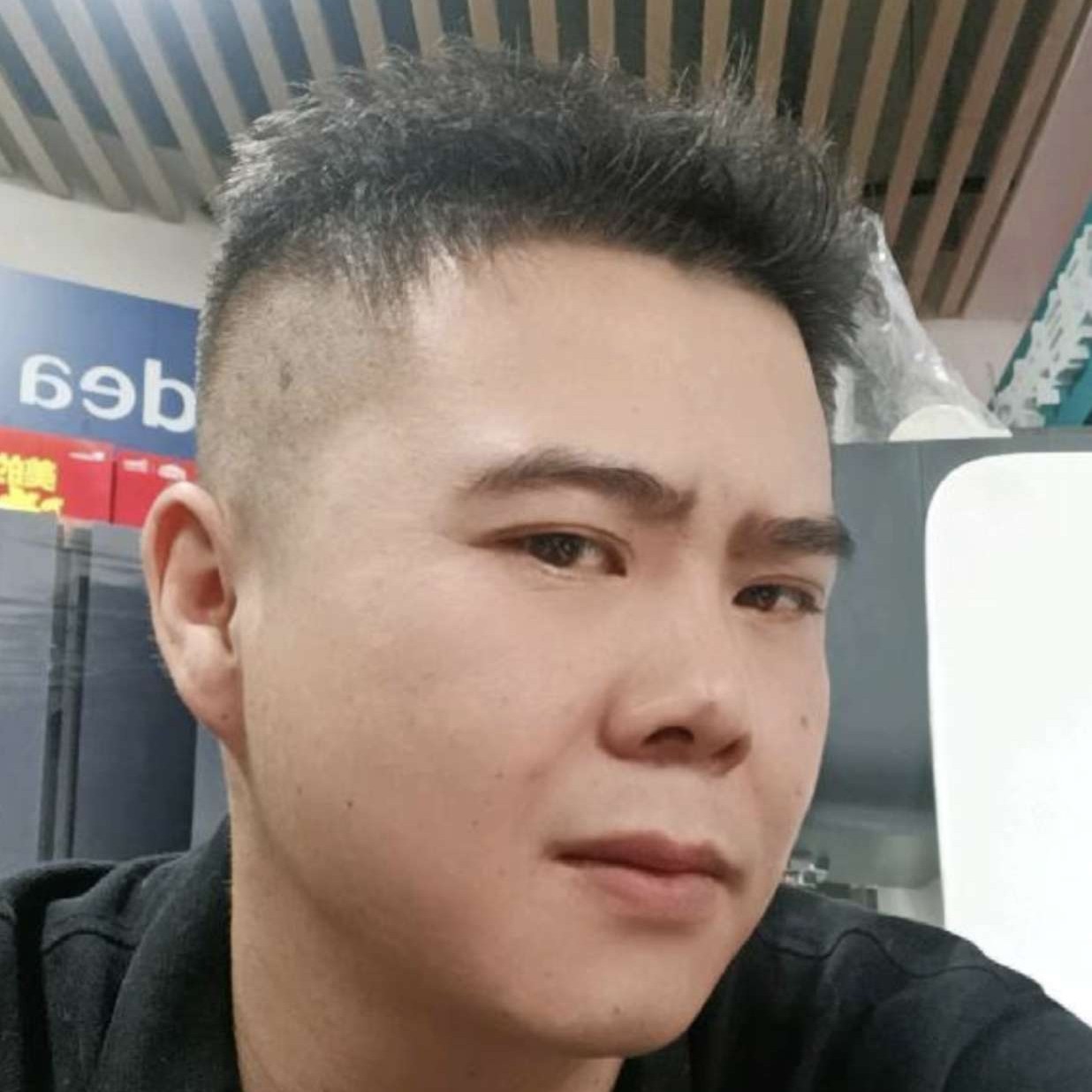 激情用砖头的照片