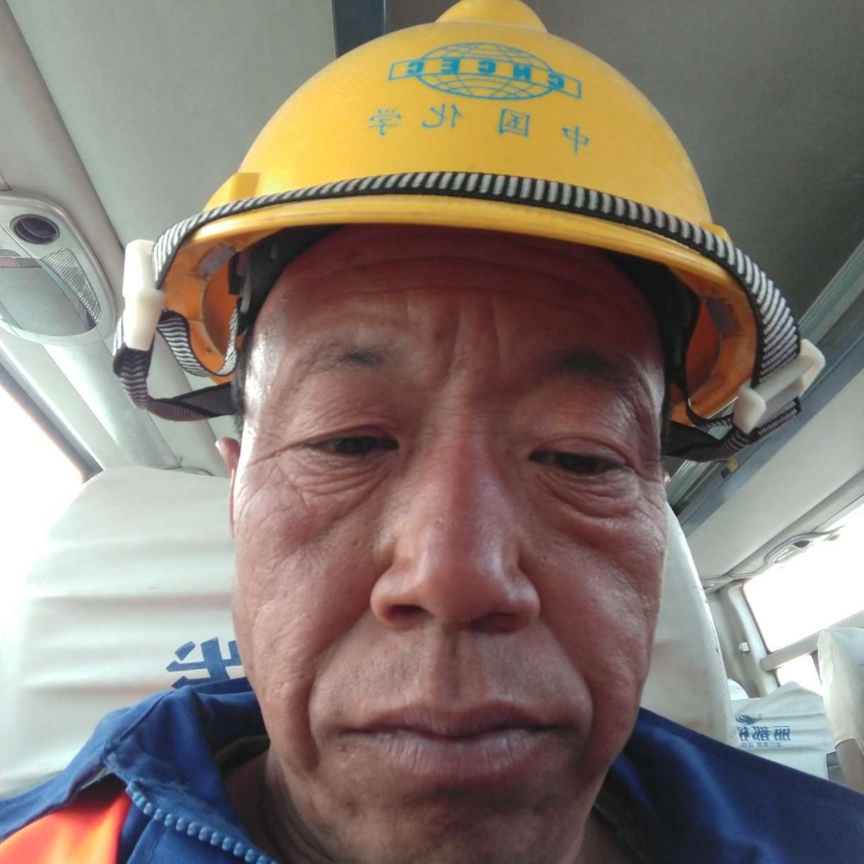 浅陌浅吻犹豫的照片