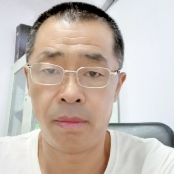 睫毛俊逸的照片