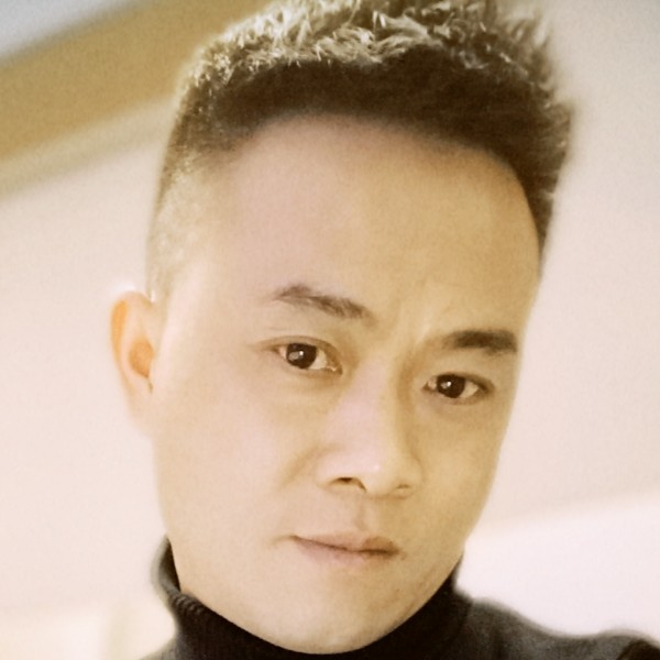 徒手敬岁月战狼的照片
