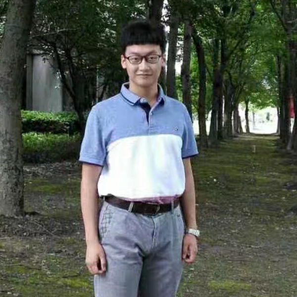 浅笑奈何的照片