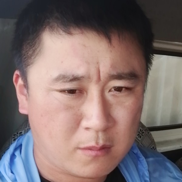 斯文爱恋山岚的照片