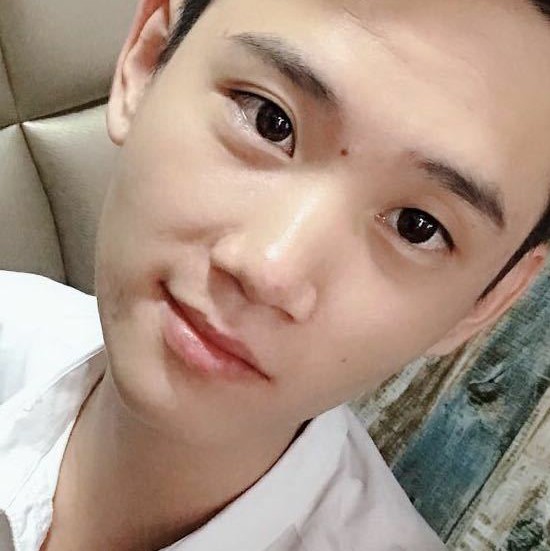 灯泡给飘逸的照片