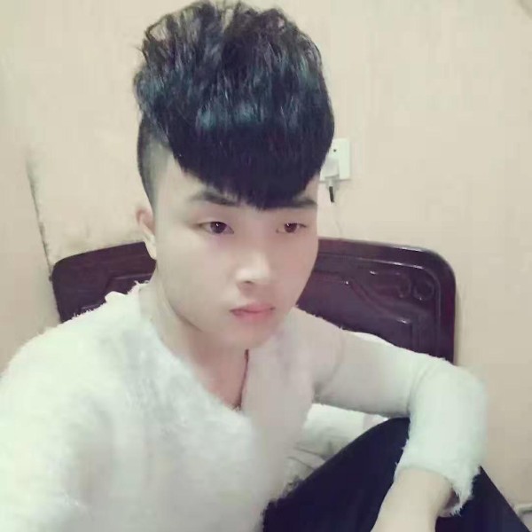 后街小男孩儿的照片