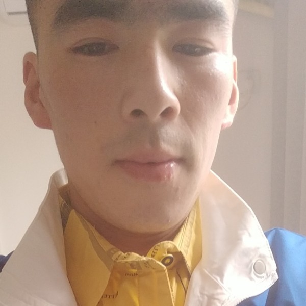 可爱的萌男神。的照片