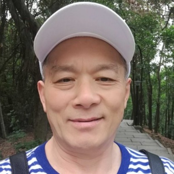 九闻蓬春的照片