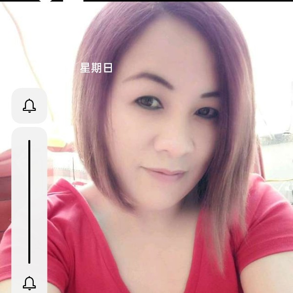 黑裤蹙眉呆萌的照片