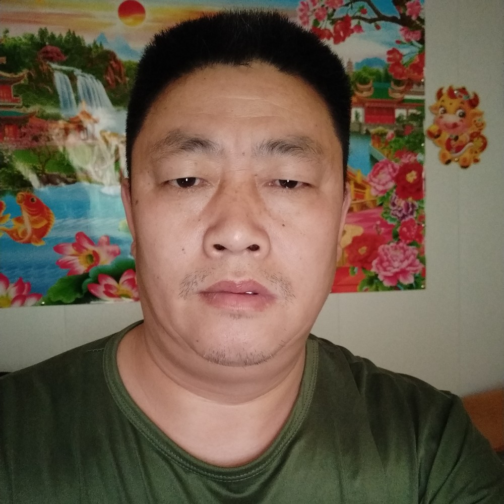文静倾心高山的照片