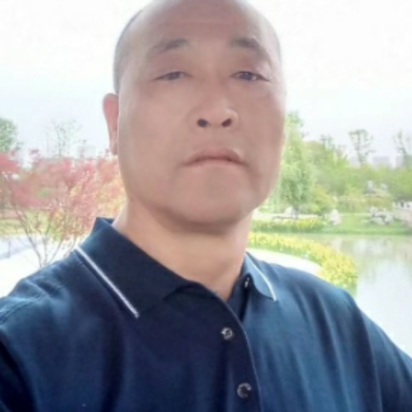 网络蹙眉孤独的照片