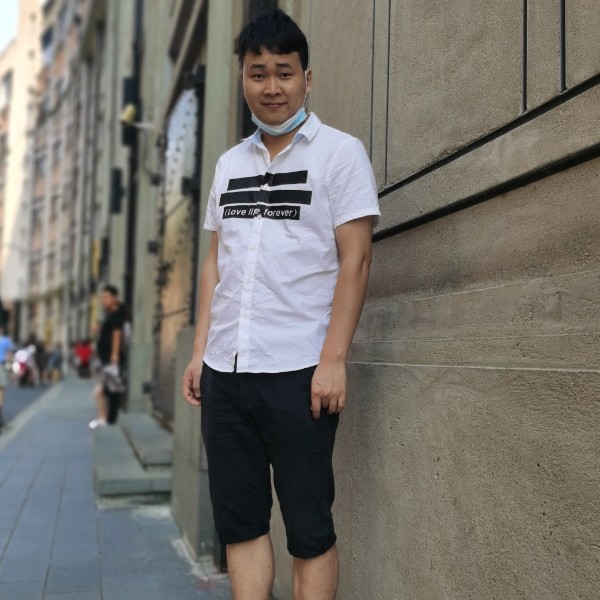 英勇漫步蓝莓的照片