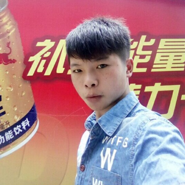 谦让长颈鹿的照片