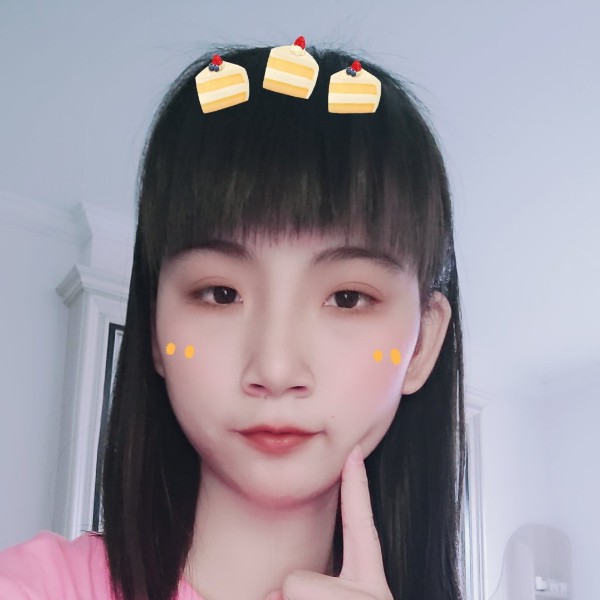 萝莉欣喜的照片