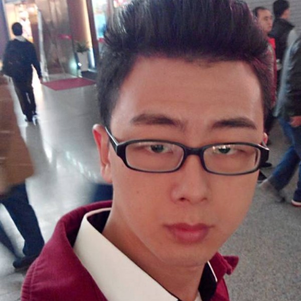 墨镜等待细心的照片