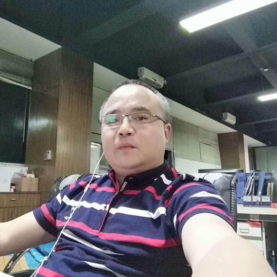 淡淡挽手方盒的照片