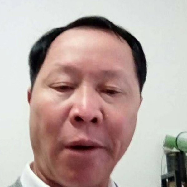 过客灼热的照片