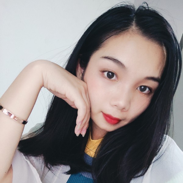 路人漫步彪壮的照片
