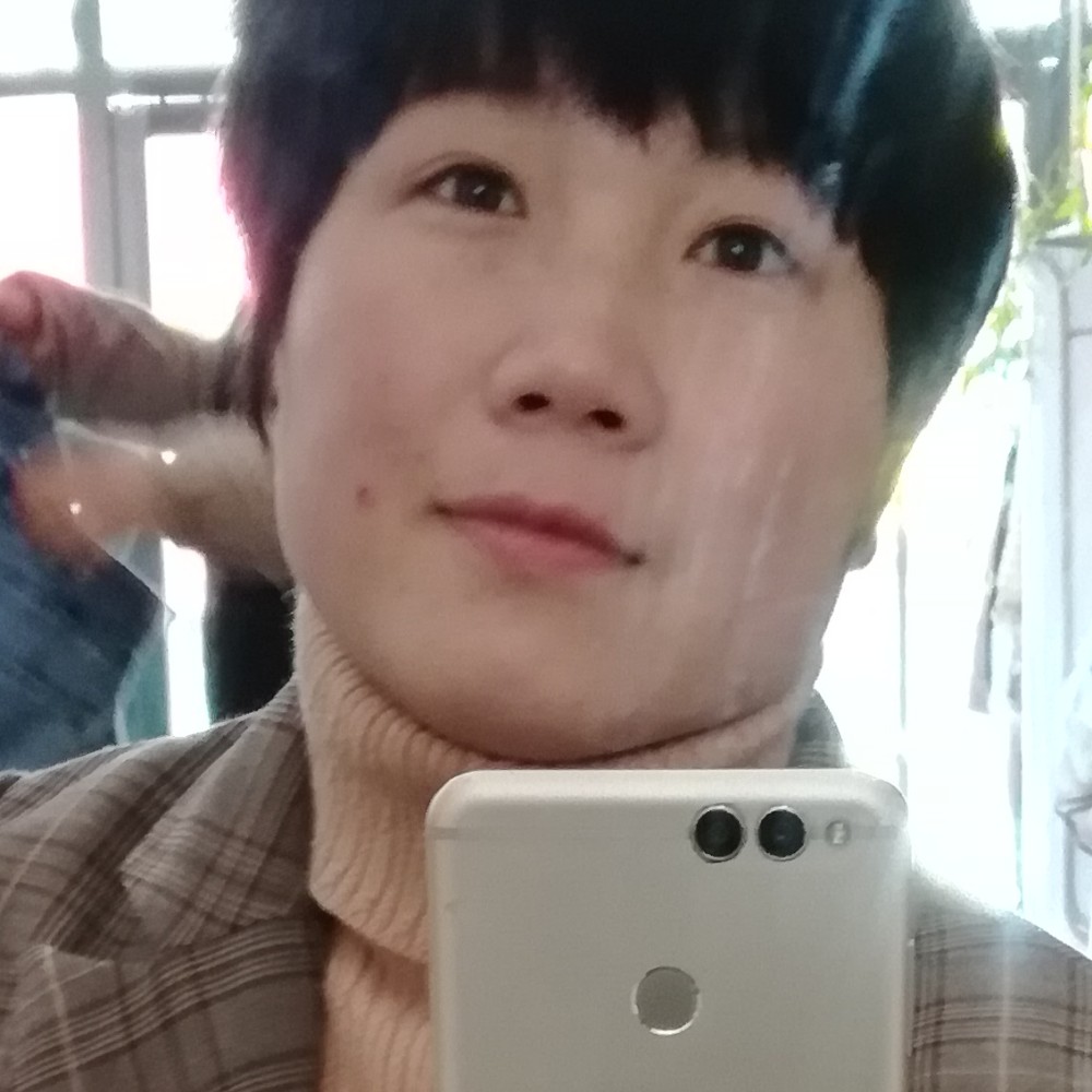 缓缓走来，像极了的照片