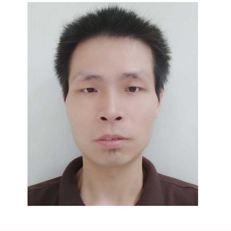 凶狠深拥小白菜的照片