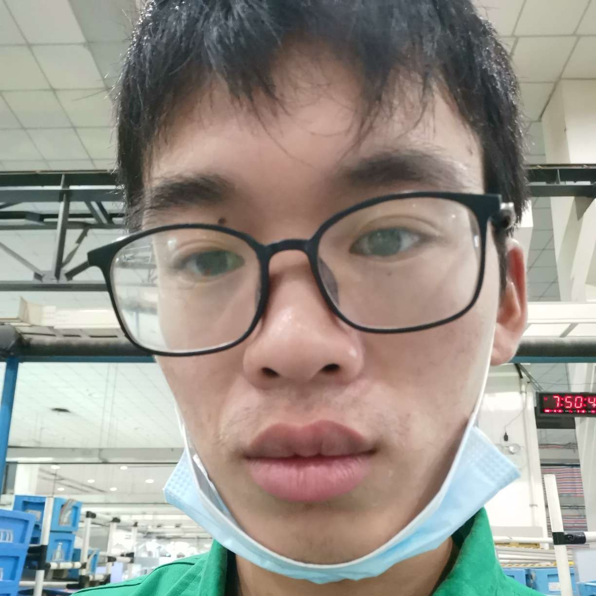 明亮踢春天的照片