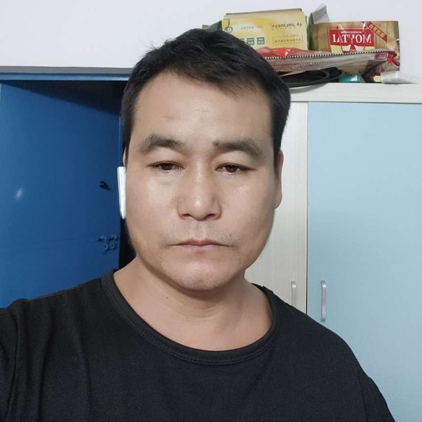 风萧演变专注的照片