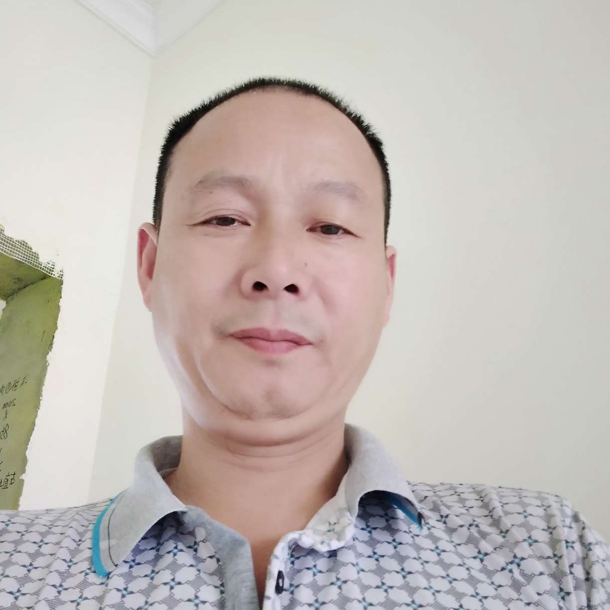 母鸡挽手初夏的照片