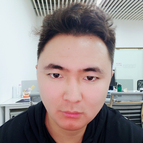 这个男孩的照片